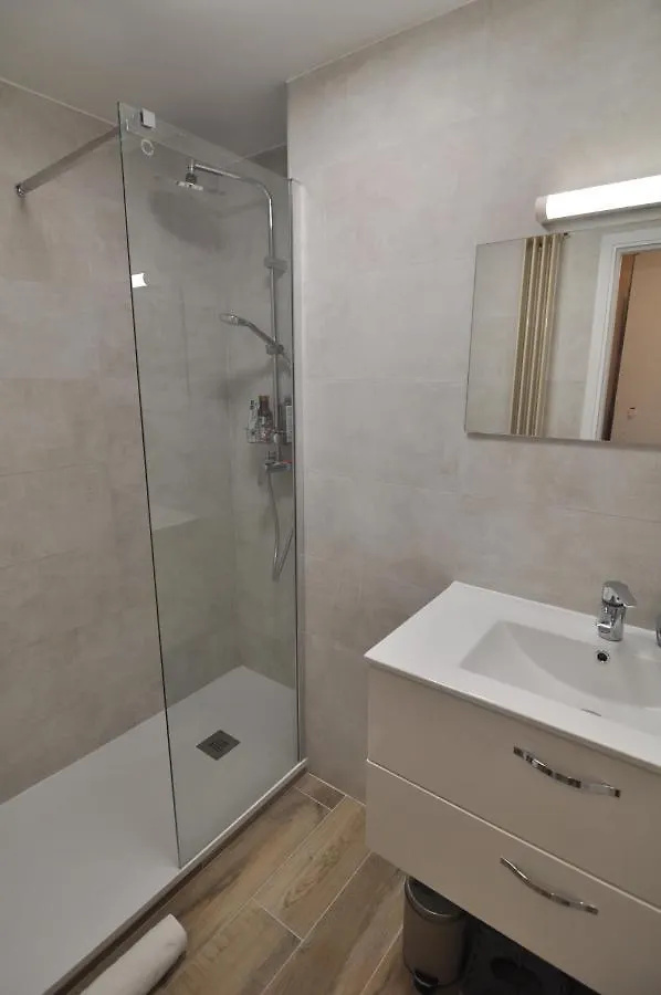 Albert 1Er - Chic One-Bedroom Apartment With Parking - Stayinantibes  Antibes