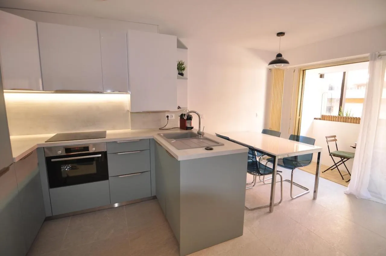 Albert 1Er - Chic One-Bedroom Apartment With Parking - Stayinantibes